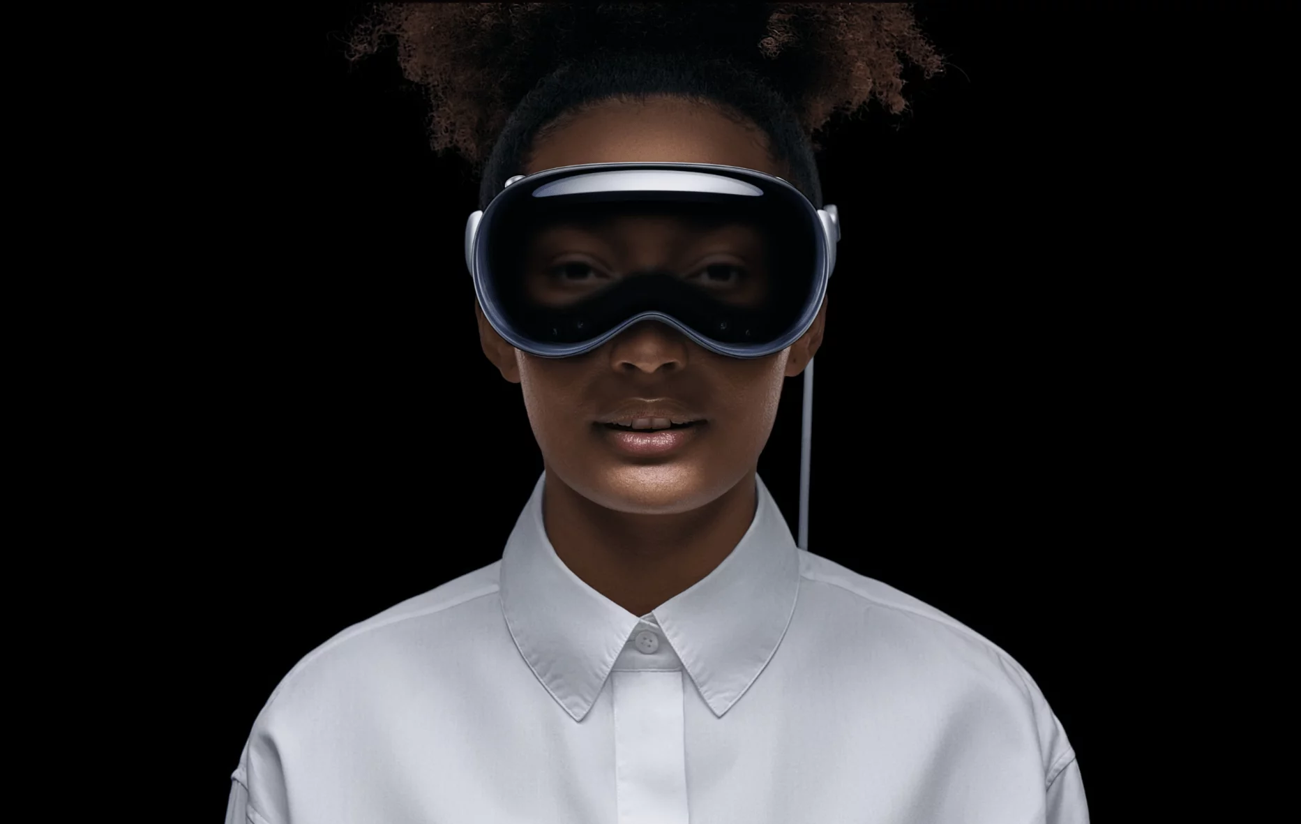 Apple gets into virtual reality with the Vision Pro… like only they can!